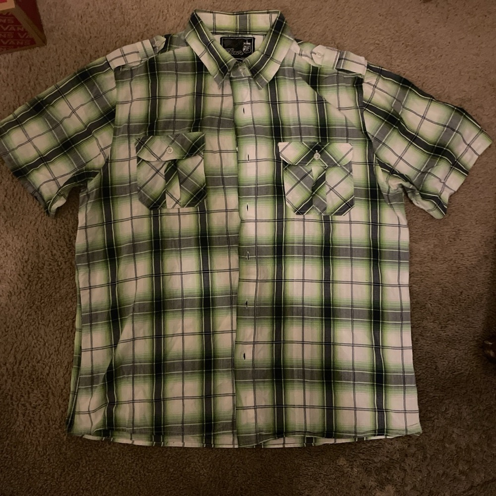 UIN Green and White Plaid Short Sleeve Button-Down Shirt